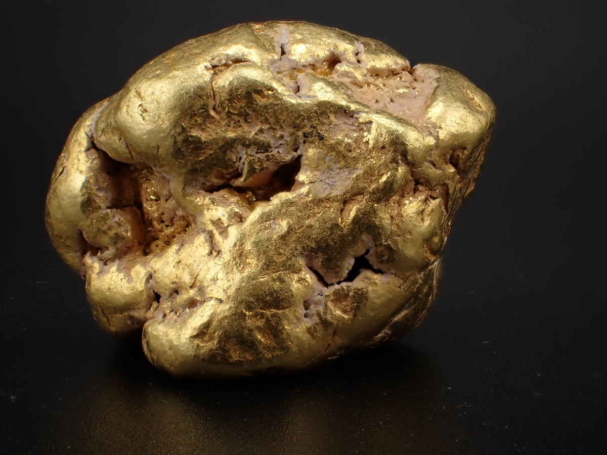 Loose natural gold nuggets