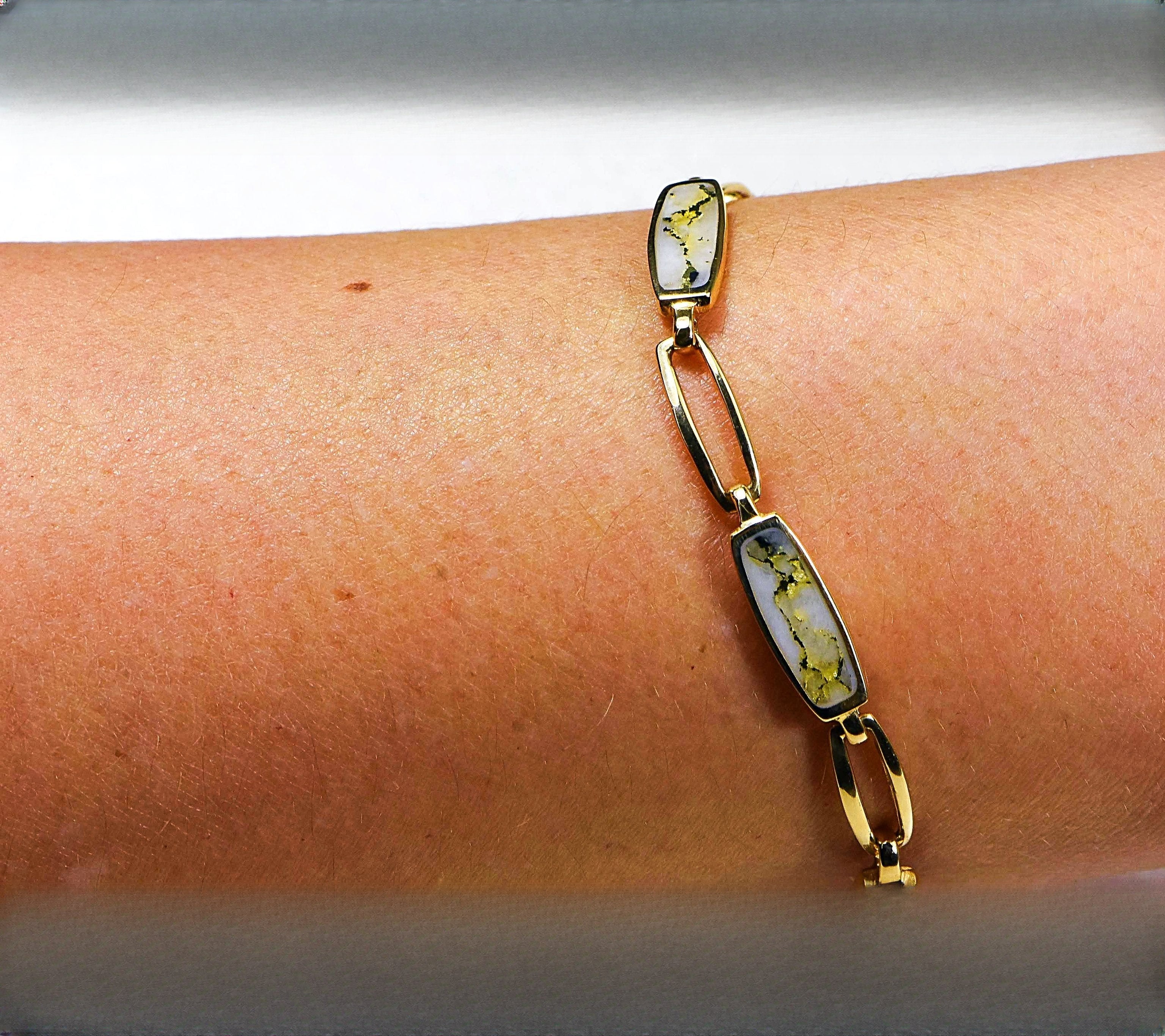 Gold Quartz Bracelet "Orocal" BDLOV5LQC89 Genuine Hand Crafted Jewelry - 14K Gold Casting